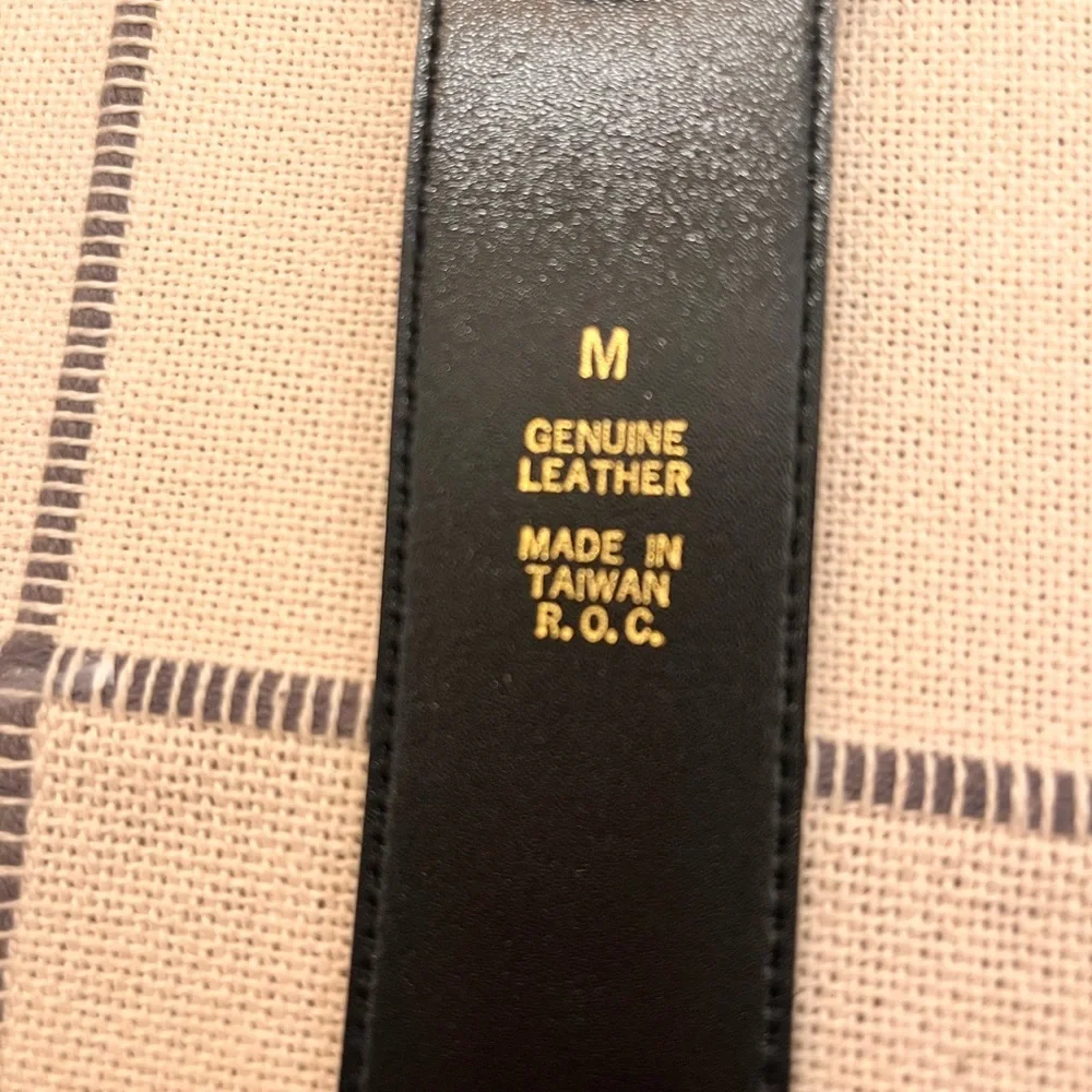 Express Green Leather Belt Gold Buckle Size Medium Chic Polished Look Office EUC